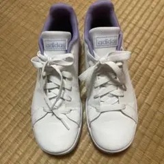 adidasのスニーカー