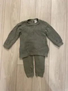 オリーブグリーン　ニット　セットアップ