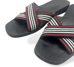 バーバリークロスストラップサンダル 黒/赤/白