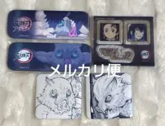 鬼滅の刃　DINING　ダイニング　くじ　缶バッジ ステッカー　炭治郎　伊之助