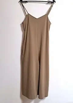 ベージュ キャミソール オールインワン