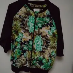 ボタニカル柄 ジップアップ ブルゾン ブラック 花柄