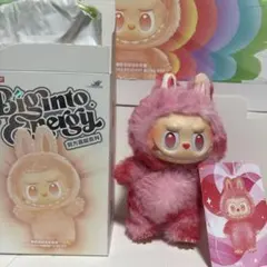 ビッグイントゥエナジー シリーズ ぬいぐるみペンダント ラブブ　赤　LOVE