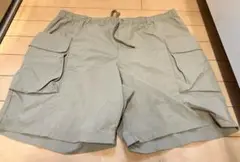 UNIQLO U カーゴショートパンツ ベージュのサムネイル