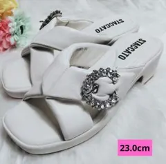 極美品♪ STACCATO ビジュー バックル サンダル ミュール レザー 23のサムネイル