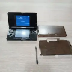 3DS 本体 ブラック スタイラスペン付き、ソフト付き、中古品