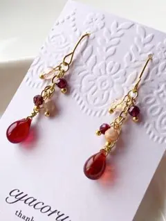 天然石ガーネット、ストロベリークオーツフックピアス cyacoru