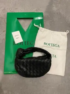 Item thumbnail for item b10d4e3b-a9c6-4a08-8ed9-5bdf07107387