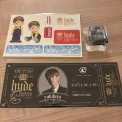 tuki. 渋谷3店舗限定 ステッカー ♢ - メルカリ