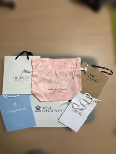 ブランドショップ袋とポーチセット
