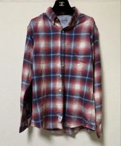 チェックシャツ