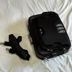 oakley 90s archive carry bag