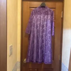 紫のレース長袖ワンピース