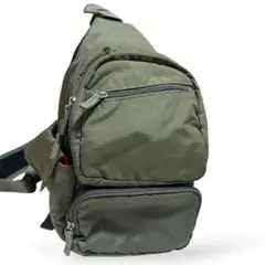 美品ナイロン ショルダーバッグ 5ポケット 肩掛けバッグ ２段 オリーブグリーン