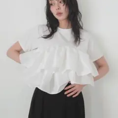 LIAN フリルデザイン 半袖カットソー ホワイトのサムネイル