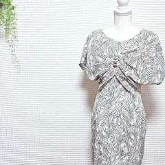 ゼブラ柄バルーンスリーブパーティードレス