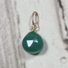 天然石グリーンオニキス　ペンダントトップ