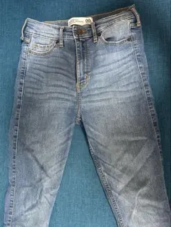 アバクロンビー&フィッチ　アバクロ　スキニーデニム ライトブルー