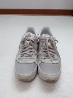 Nike ベージュ スニーカー