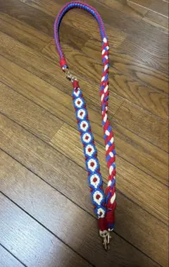 スマホショルダーストラップ 赤白青 編み込み