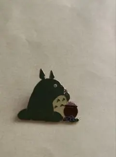 新品　トトロ　ピンバッジ