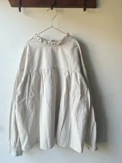 Samansa Mos2 ⚪︎。レースシャーリング2WAYブラウス