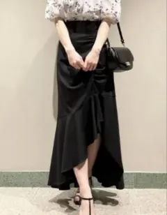 【新品タグ付き】SNIDEL シャーリングスリットマーメイドスカート