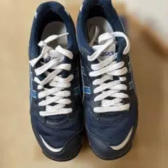 アシックス　25・5センチ