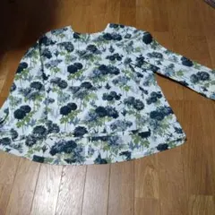 リバティ柄　ブラウスのサムネイル