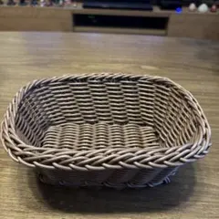 ベージュ プラスチック製バスケット　　4個