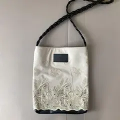 【美品】MURRAL Morpho 刺繡包 (象牙白)