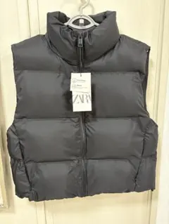 ZARA ブラック ダウンベスト