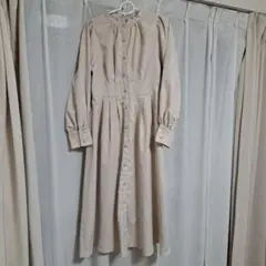 長そでワンピース