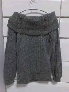 オフショルニット