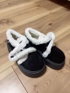 ムートンブーツ 黒 ファー付き