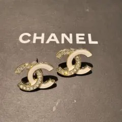 【新品】ホワイト ゴールド ピアス 上品 高見え シンプル アクセサリー