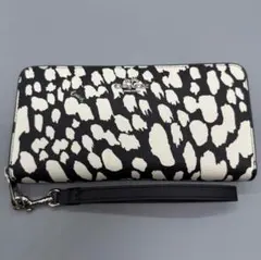 COACH 長財布レオパードcc865アウトレット品 - メルカリ