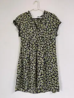 ZARA（ザラ）ミニ丈花柄ワンピース