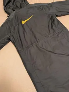 最終セール！ナイキベンチコート