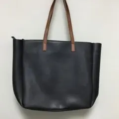 黒の合成皮革トートバッグ