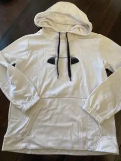 美品！！アンダーアーマー　パーカー　レディースLサイズ