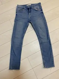 Bershka スーパースキニー　ジーンズ