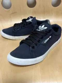 可愛い‼️adidas キャンバス地スニーカー レディース23センチ送料込みのサムネイル
