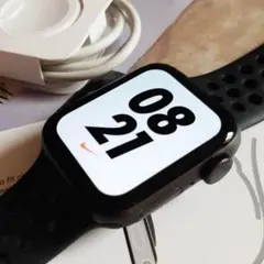 ナイキ箱付 Apple Watch SE 40mm GPS アップルウォッチ