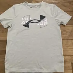 Under Armour ライトグレー Tシャツ ☆YLG