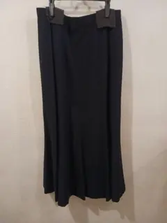 ウール　黒　スカート