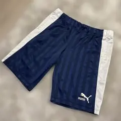 PUMA ストライプ ショートパンツ ネイビー　サイズ不明