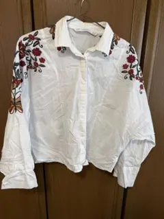 ZARA ザラ Trafaluc collection 刺繍シャツ 花 蝶 M
