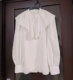 INGNI 白 フリルビッグカラー ブラウス