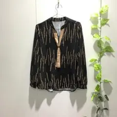 【a.n.e】トップス 黒×茶 総柄デザイン Vネック風 シフォン素材 38